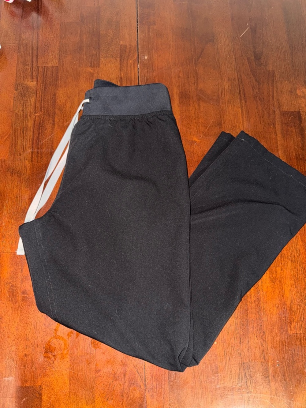 Figs Women's Straight Leg Pants in Black with Gray Waistband